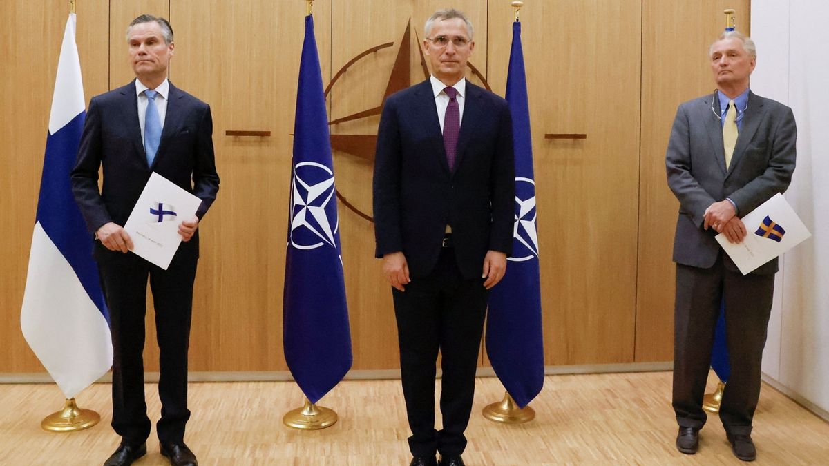 Švédsko a Finsko podaly žádost o vstup do NATO